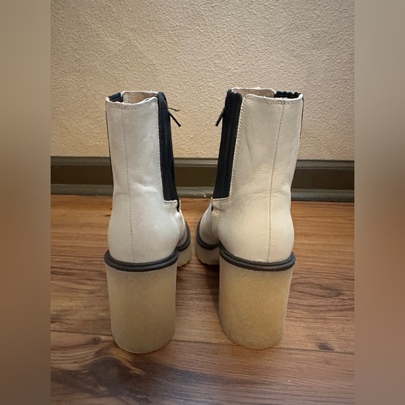 Free People James Chelsea Boot White Leather Lug Sole | NIB Size 38.5 / US 8 - Picture 6 of 16